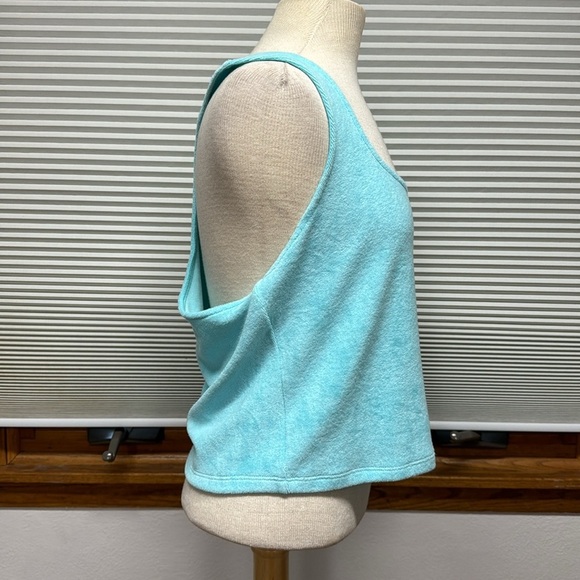 Victoria’s Secret NWT On Point Turquoise Lipsmacker Cropped Racerback Terry Tank - Picture 5 of 10